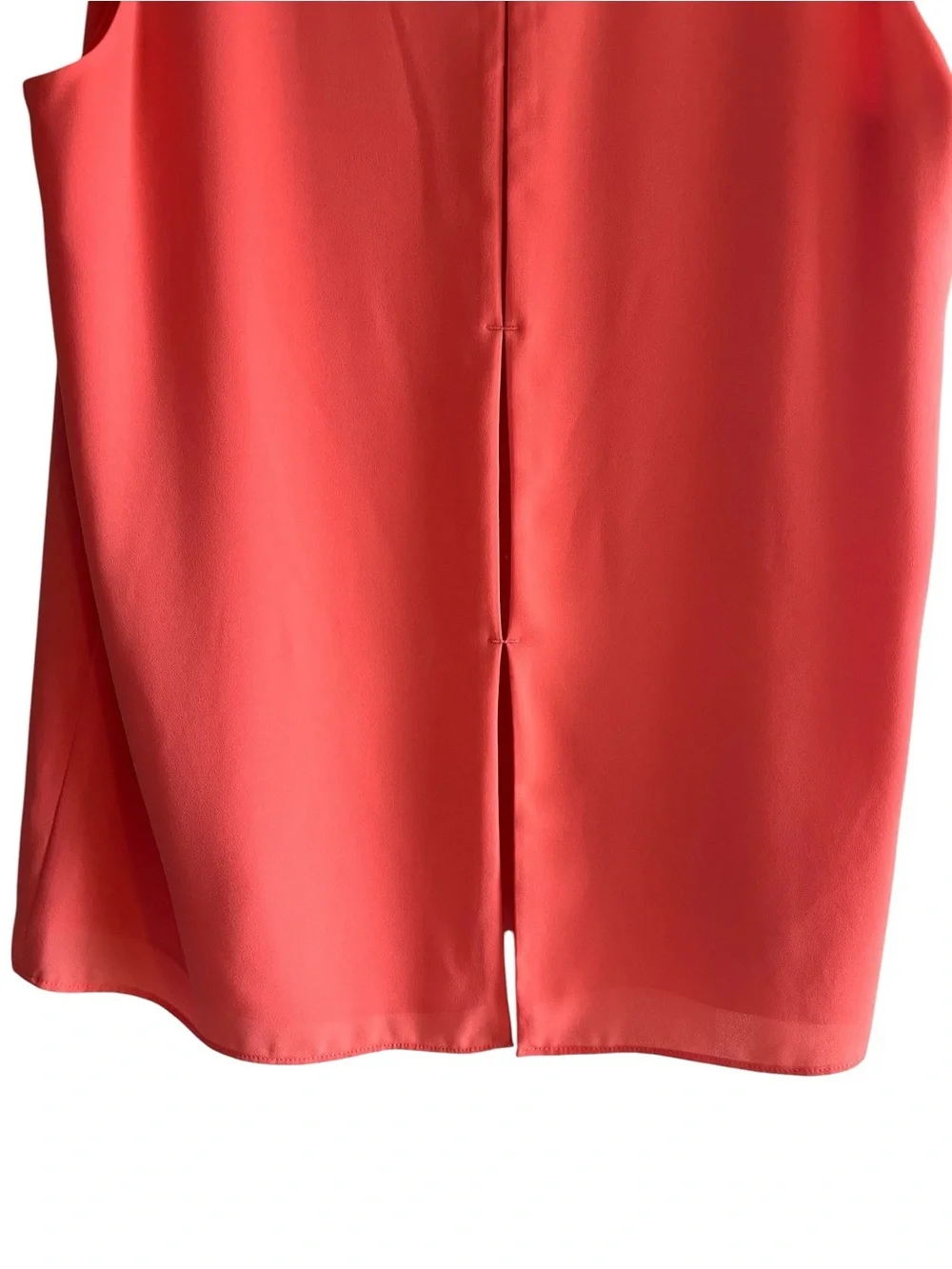 Babaton sleeveless Maddox blouse in
Coral with cut outs size M excellent conditi - Picture 9 of 12